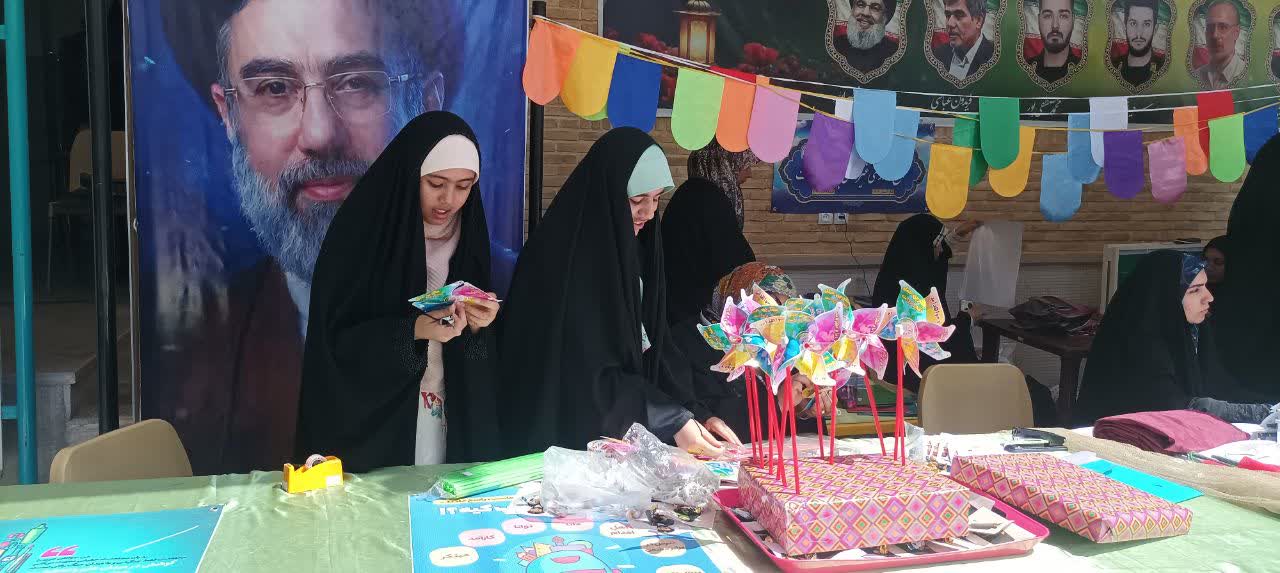 غرفه ی دختران فاطمی به مناسبت میلاد امام رضا(ع)405